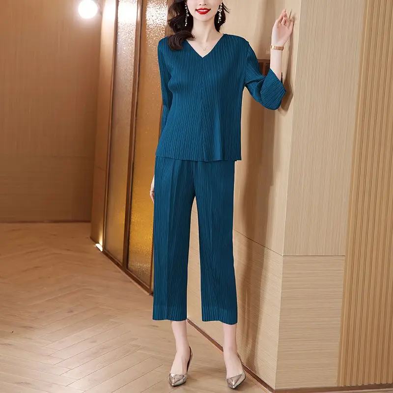 

Pleated Minimalist Set Spring and Autumn Long Sleeve Top Smoke Pipe Pants Two Piece Set for Women