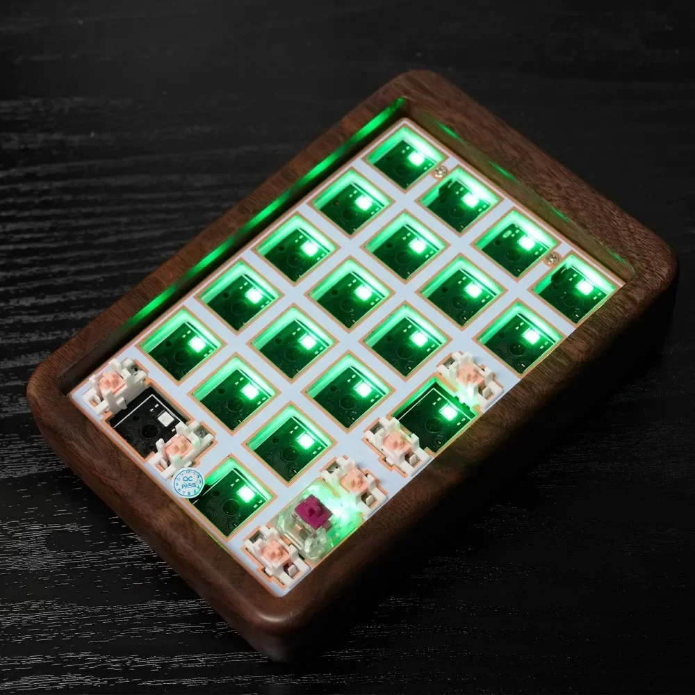 

SKY Pad Walnut Wireless Mechanical Keyboard Bluetooth Kit Wired Tri-mode 5.0 Hot Swappable Customized Numeric Keypad 1500mAh RGB