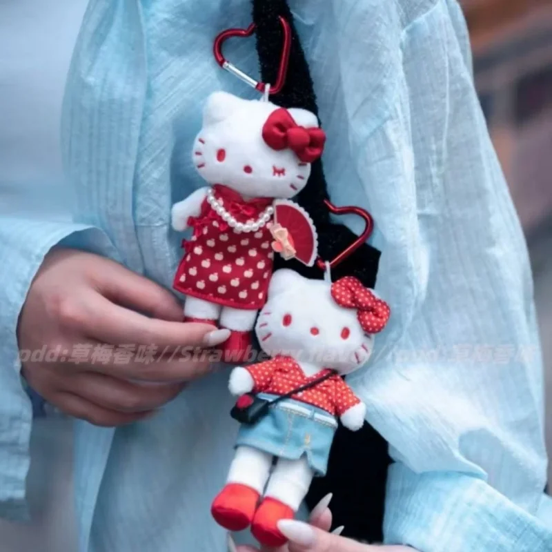 Sanrio Hello Kitty Long Leg Series Dopaminfarbene herzförmige Schnalle, weicher Plüsch-Schlüsselanhänger, Einkaufsrucksack, Dekoration, Mädchen-Geschenk