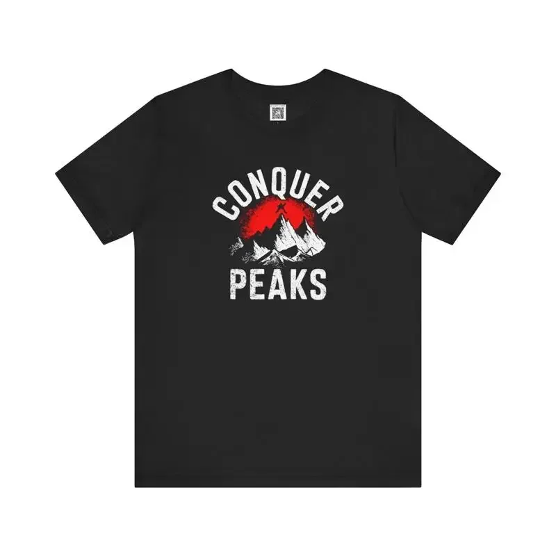 T-shirt Conquer Peaks