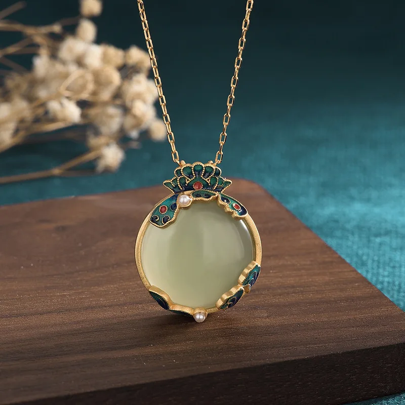 

China Style Classical Necklace Accessories Enamel Painted Inlaid Green Hetian Jade Retro Pendant Necklaces Women Jewelry 22*28cm