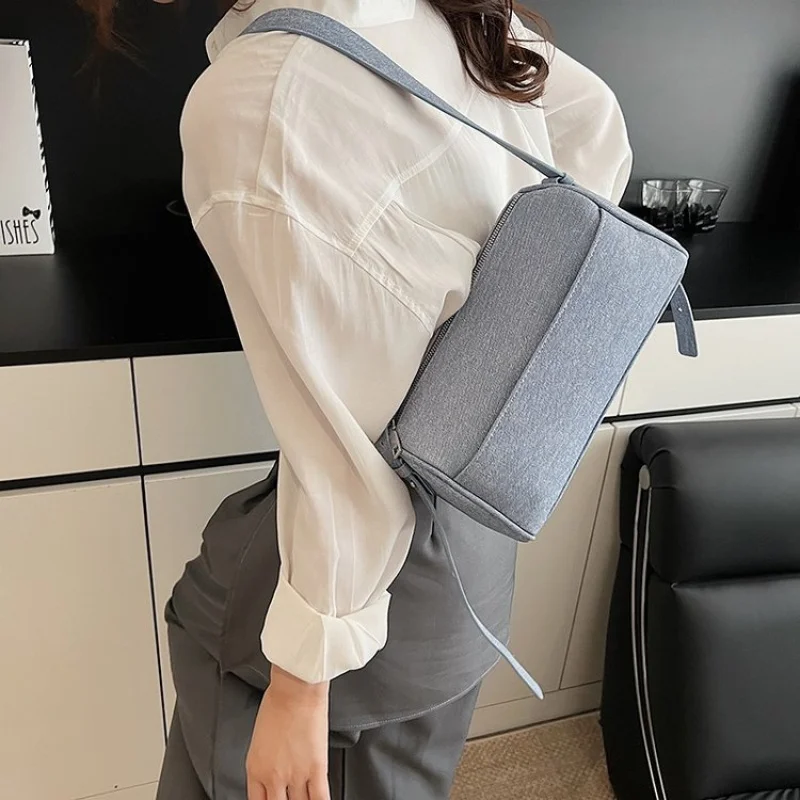 

Ladies Crossbody-Bag Crafted From Premium Leather Featuring Trendy Design And Paris Vintage Daily Look ​