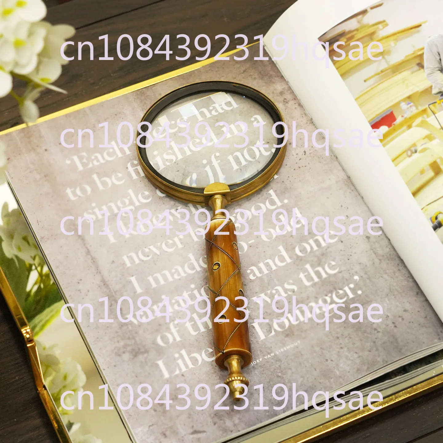 Handmade Retro Cow Bone Shell Handle Brass Magnifying Glass Study Supplies Desktop Ornaments for The Elderly