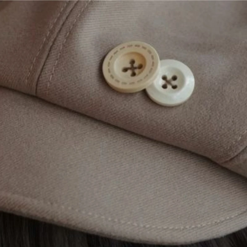 Koreanische und japanische handgefertigte Wolkenmütze & Baskenmütze, Herbst-Winter-Gesichtsformungsmütze in warmem braunem Mallard-Farbton, niedlicher Retro-Stil – Detail 10