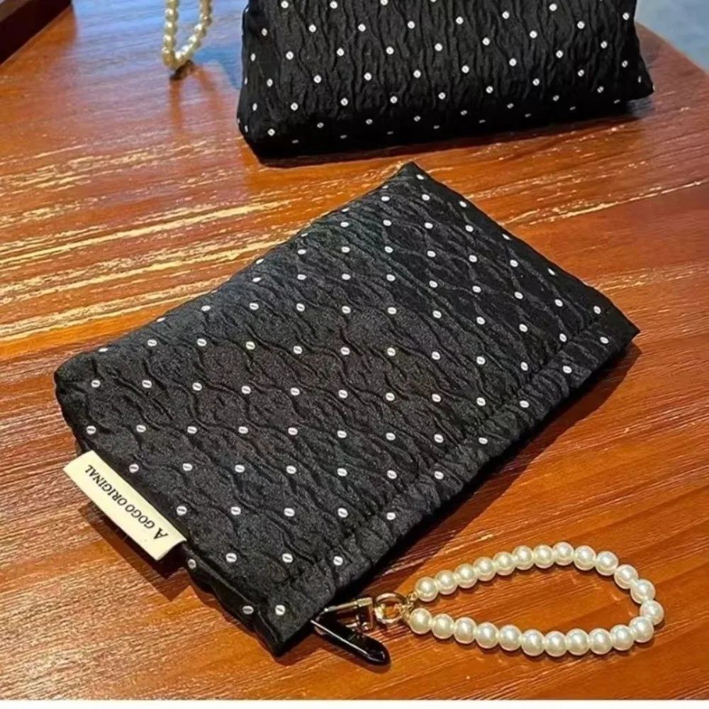 New Black Dots Cosmetic Bag Large Capacity With Pearl Chain Makeup Bag Handheld Make Up Bag Women
