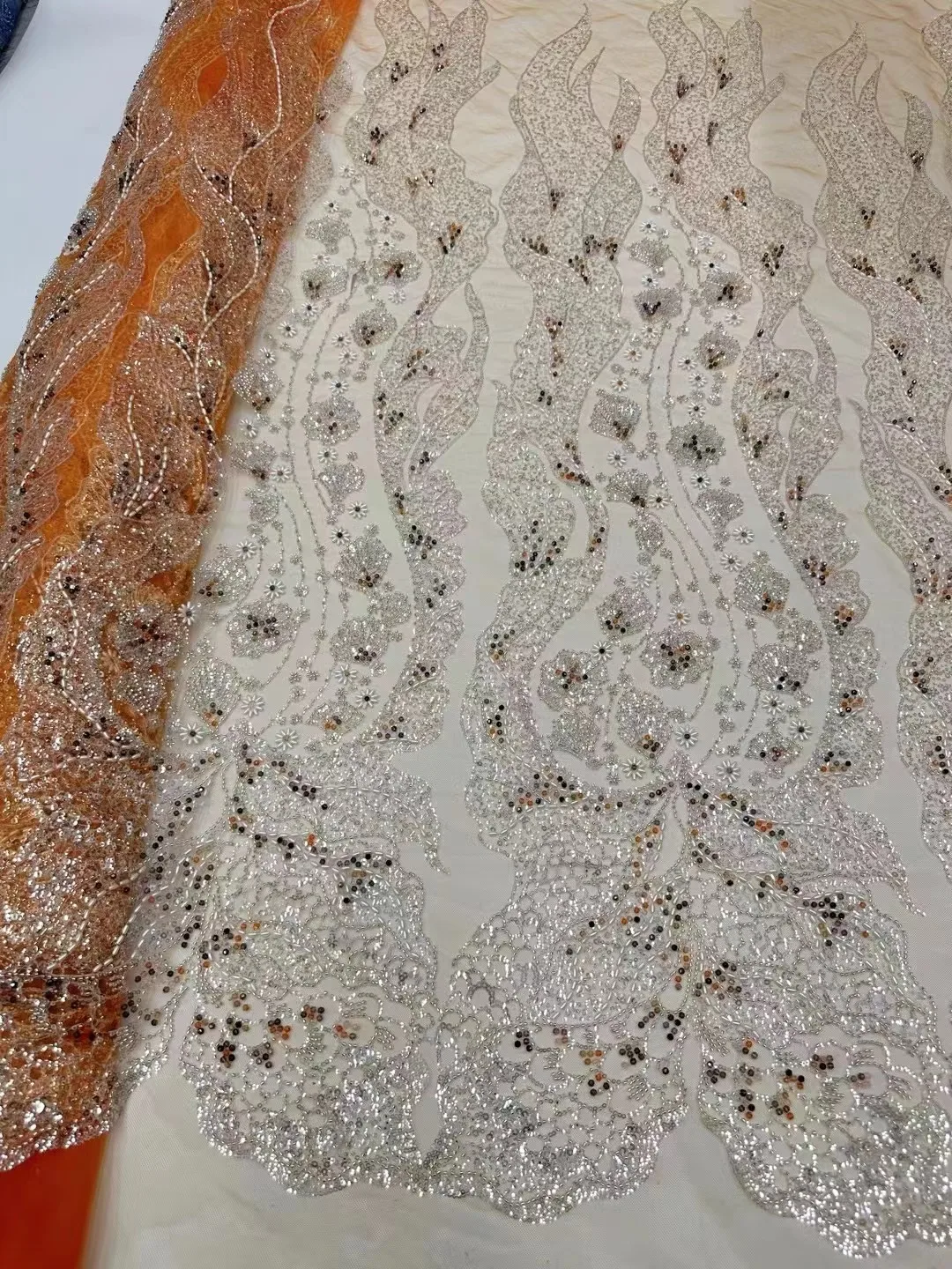 New heavy industry three-dimensional rice bead + bead tube + sequin embroidery lace, high-end vintage beaded wedding dress