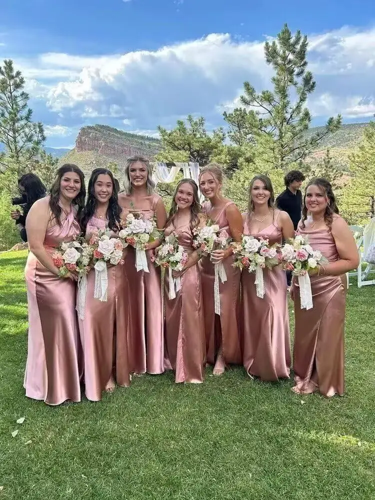 Abito da damigella d'onore con scollo quadrato in raso e volant Abito da sera formale Abito da ballo con silhouette a sirena Abito da damigella d'onore Abiti da ballo