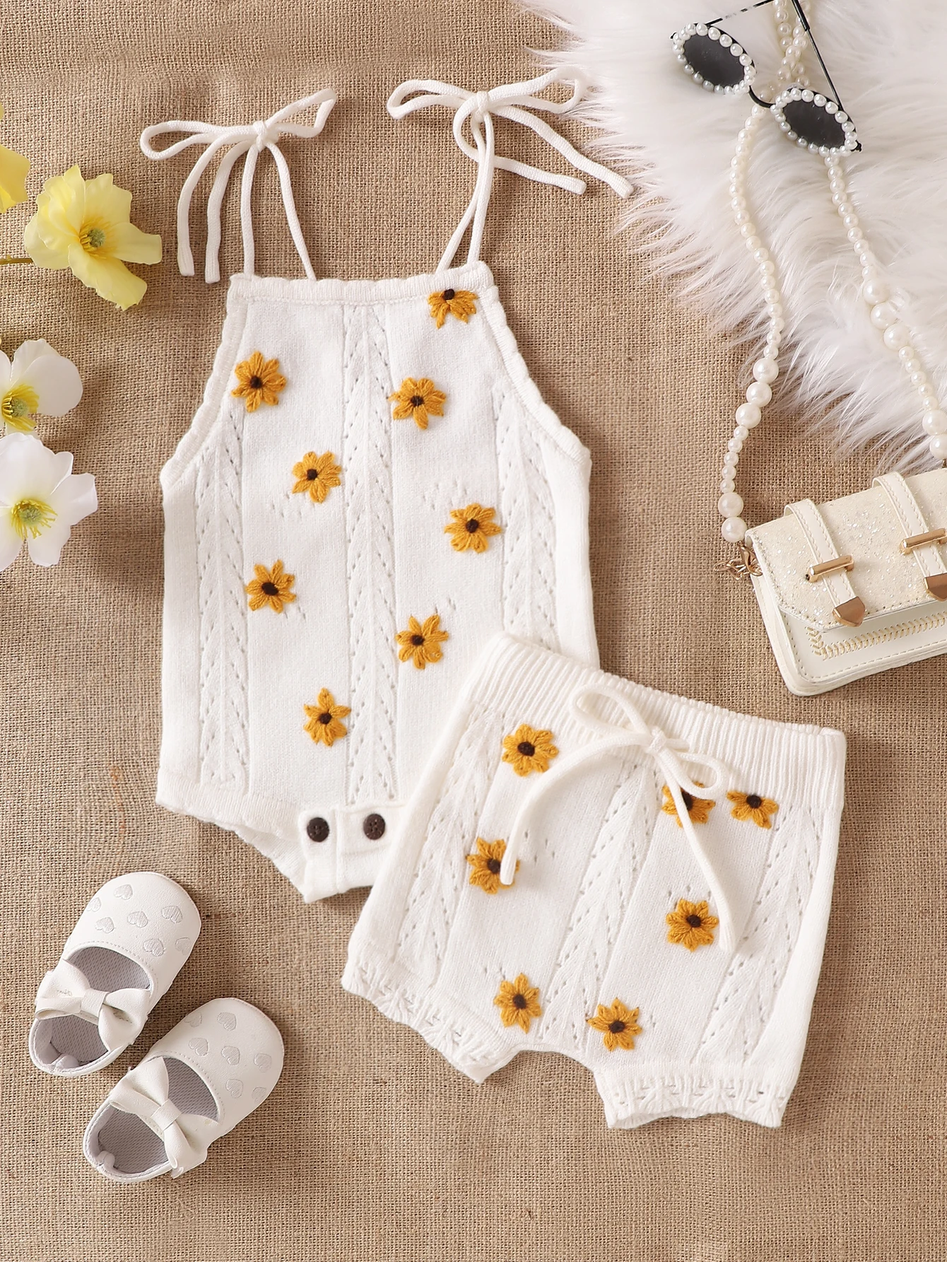 Autumn & Winter 0-18m Newborn Baby Hollowed Out straped Brown Embroidered Romper Sweater+Shorts Comfortable And Breathable Set