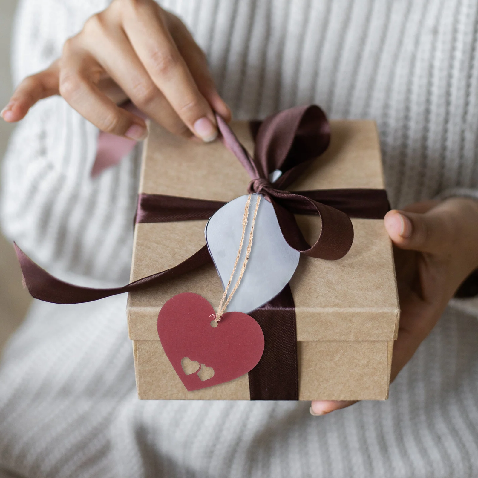 

1Set Heart Shaped Paper Tags for Gift Hanging DIY Craft Blanks Multi-Function Wrapping Valentines Day Gift Tags