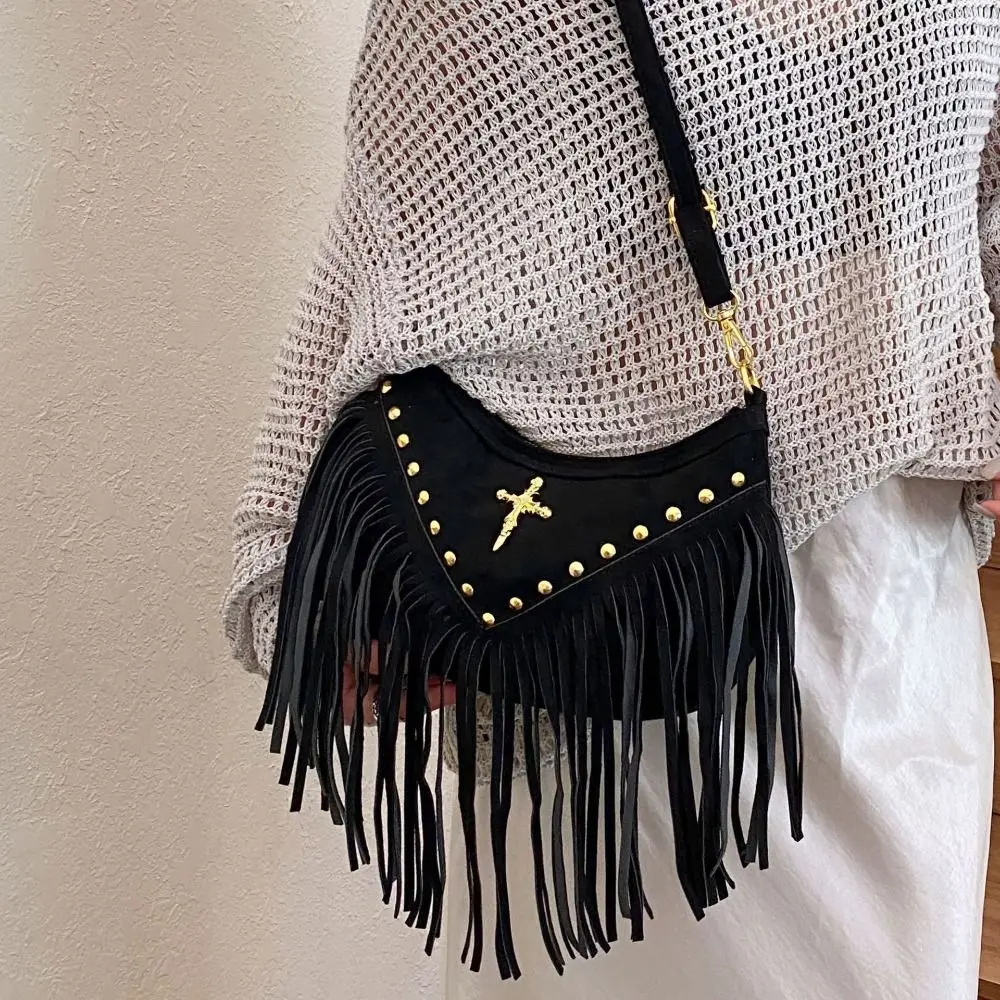 

Sweet Korean Style Tassel Shoulder Bag Vintage Rivet Suede Crossbody Bag PU Leather Large Capacity Ethnic Style Handbag Travel