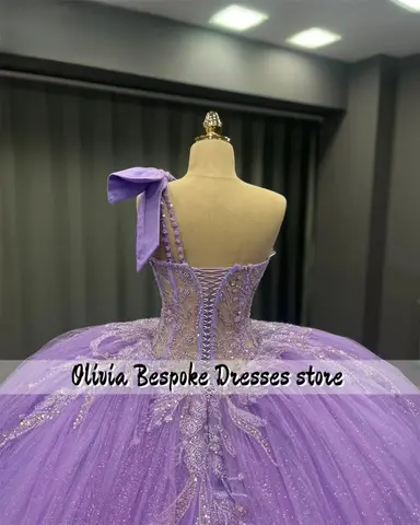 Drömlik Lila Enaxlad Quinceanera-klänning Pärlapplikation Rynkad Släp Mexikansk Bröllopsbalklänning 15 år gammal Anpassad 10 best sales lila balklänning - №10