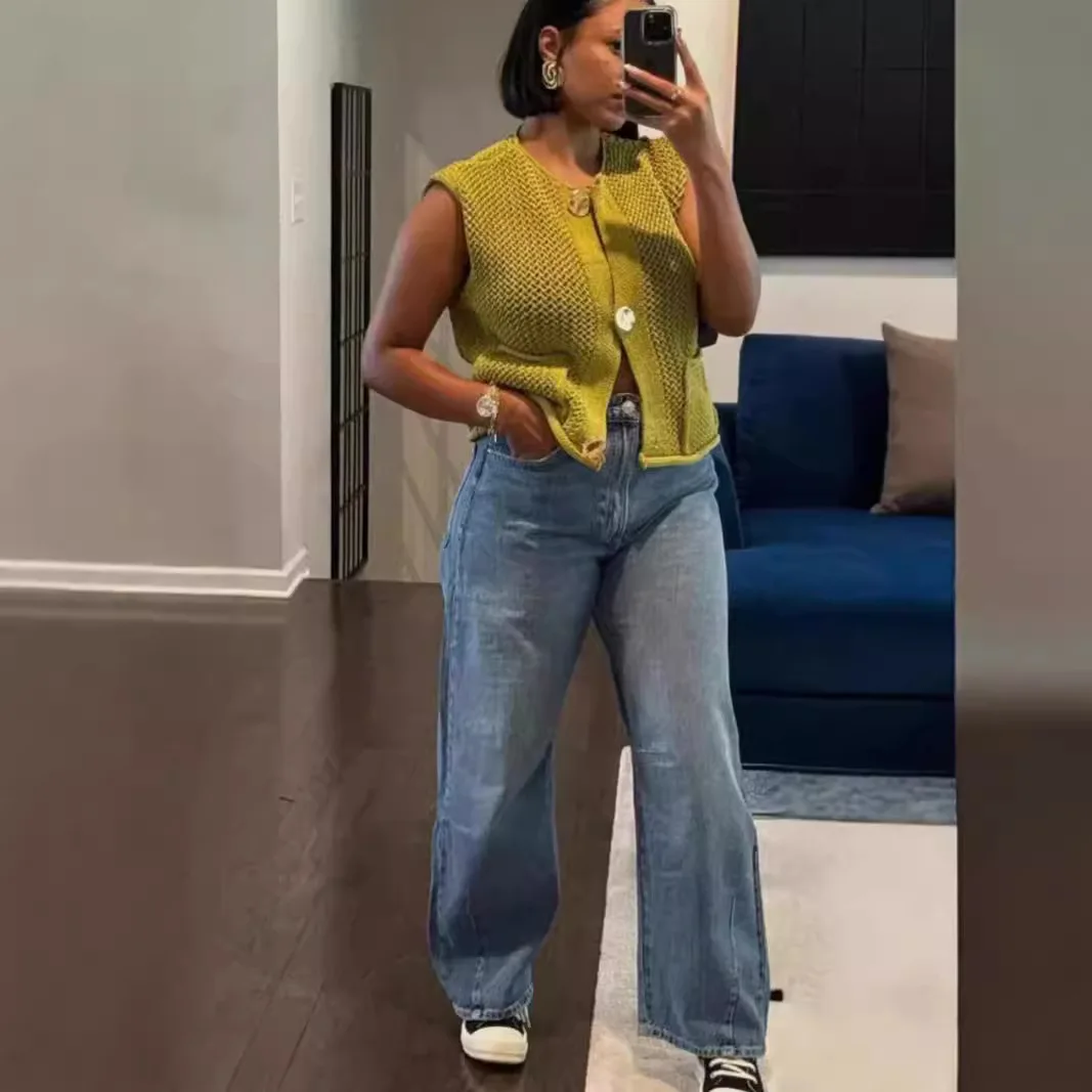 

Cardigan Waistcoat Tops Women Fashion Sleeveless Coarse Needle Knitting Vest Sweater Female Chic Big Pockets Patch Buttons