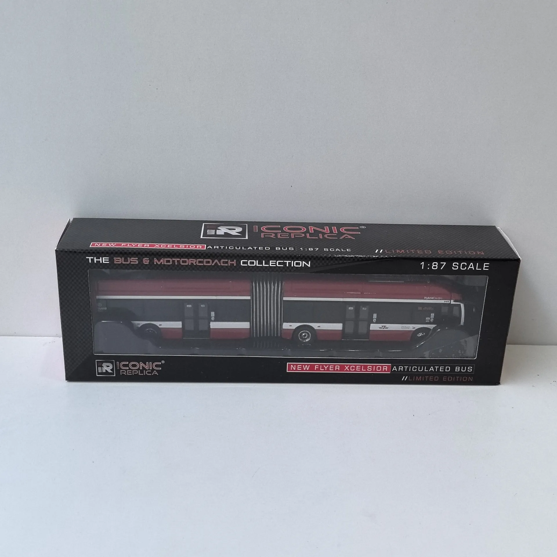 

Литой под давлением ИК масштаб 1/87 HO NEW FLYER XCELSIOR шарнирный автобус из сплава модель автомобиля Коллекционная игрушка в подарок сувенир дисплей орнамент