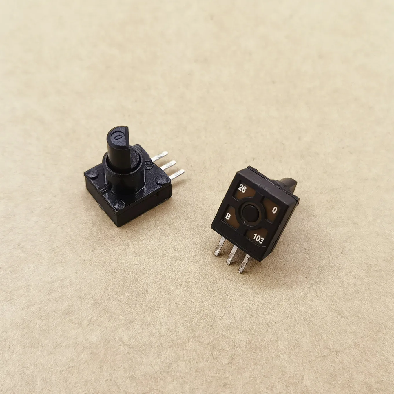 Original new 100% single potentiometer 3pin F10KV4 B10K B103 handle length 10MM (SWITCH)