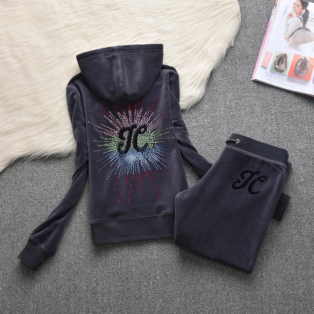 Juicy Cometure Velvet Tracksuit Women Sports Hoodie Crystal Decorated Three-Dimensional Pattern Velvet Suit 2pc Winter Women Sui