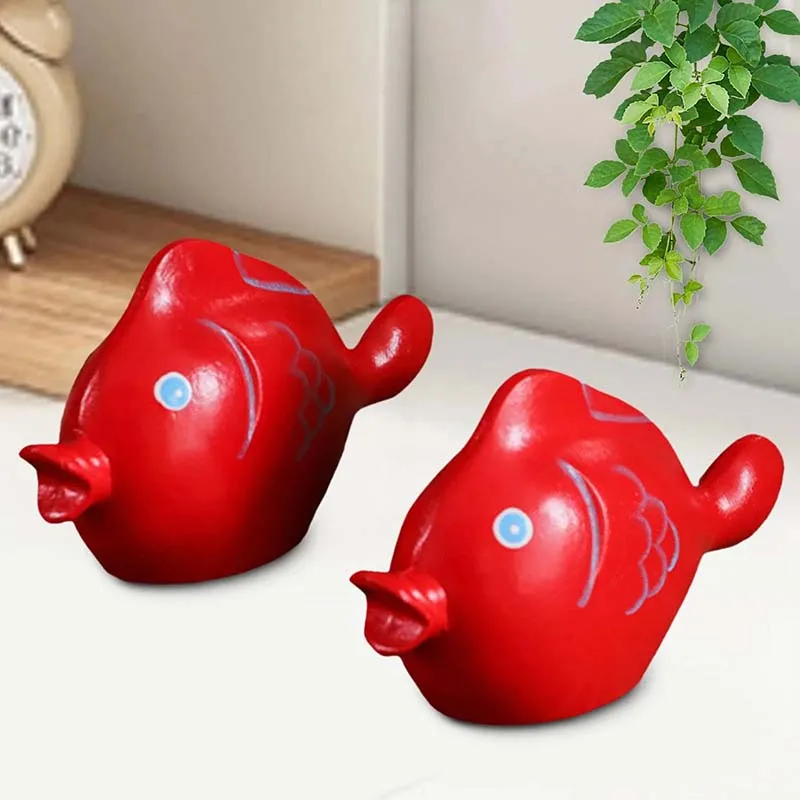 

2pcs Red Kissing Fish Wooden Decor Sculpture for Nautical Home Adornments Charming Tabletop Decoration Feng Shui Ornament