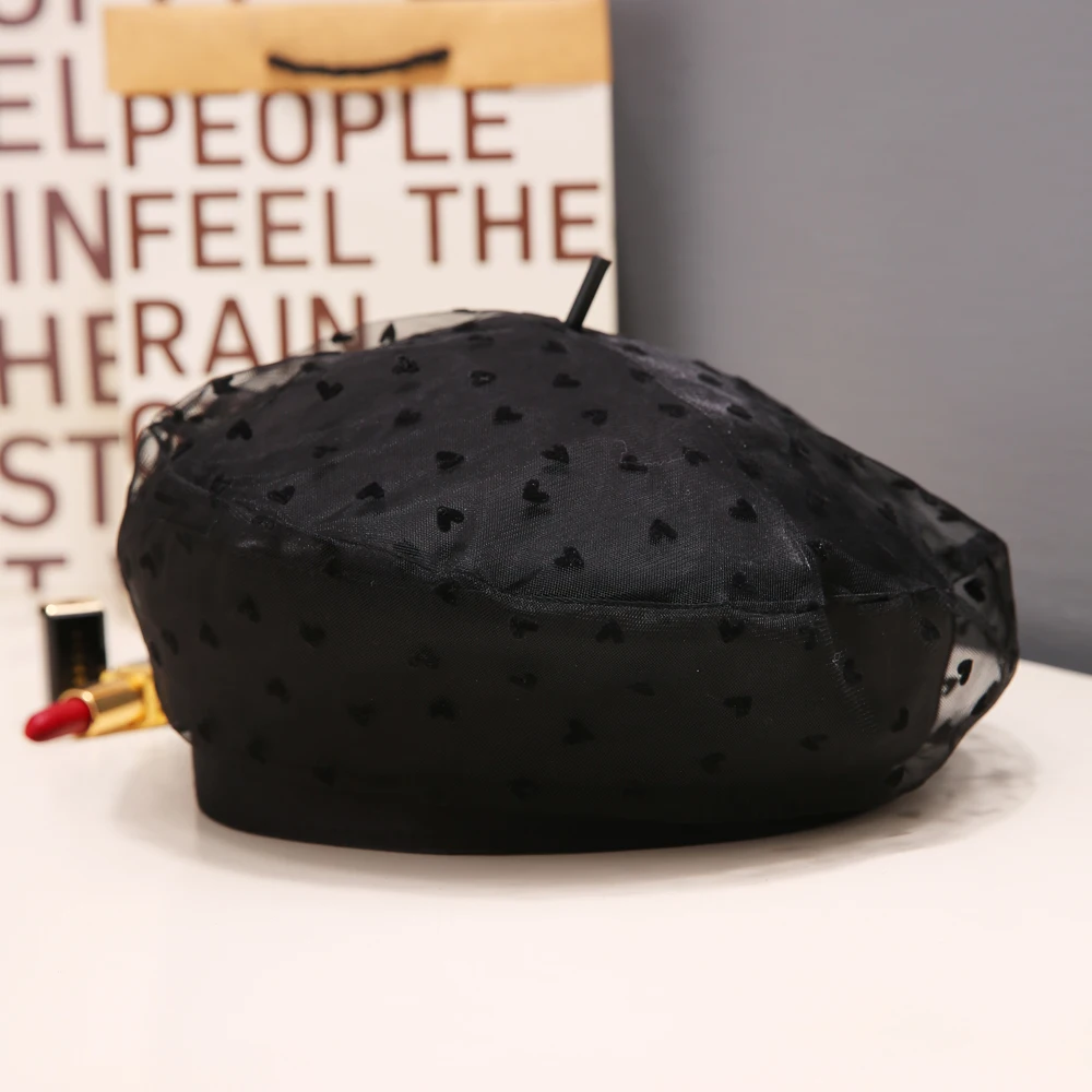 Spring and Summer 2025 New Japanese Versatile Lace Flower Love Printed Beret Small Fresh Thin Painter Hat