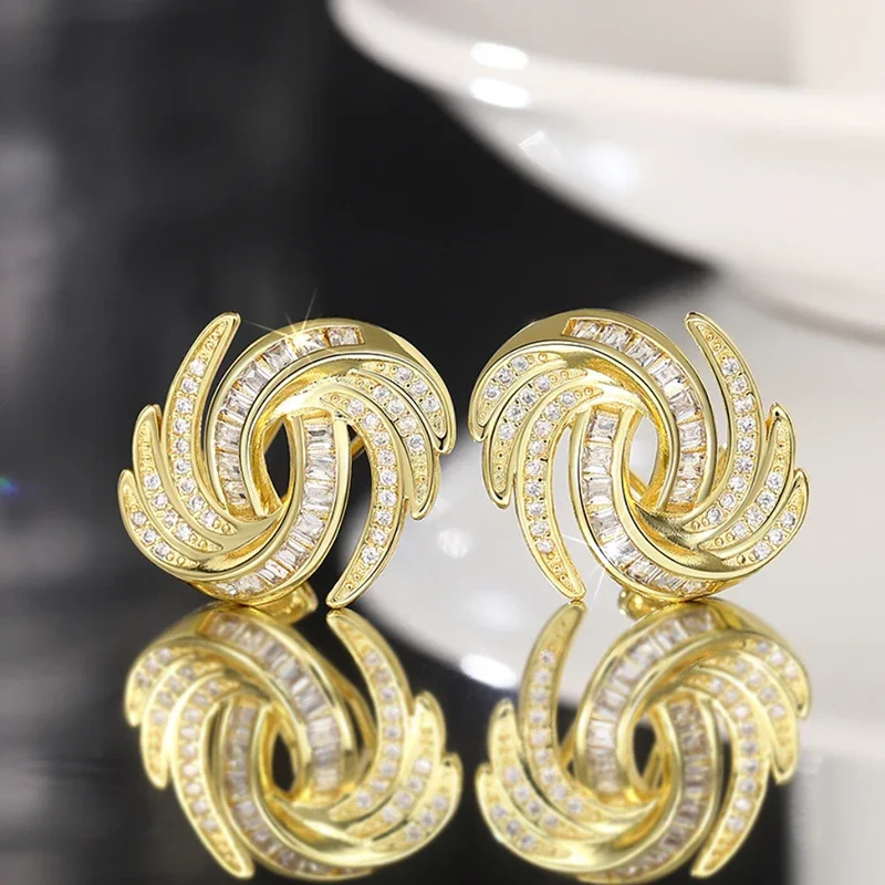 Huitan Noble Cyclone Shaped Stud Earrings Gorgeous Gold Color Shiny Ear Piercing Accessories Female Engagement Party Jewelry Hot