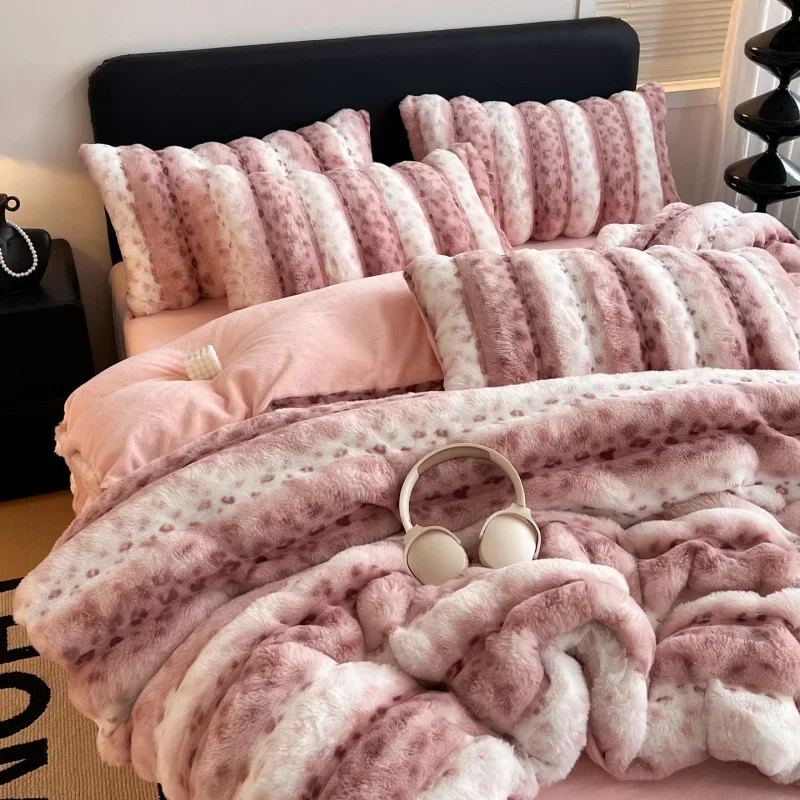 Striped Luxury Plush Bed Four Piece Set Leopard Print Coral Fleece Duvet Cover Bed Sheet Thicken Cosy Warm Belt Pillowcase