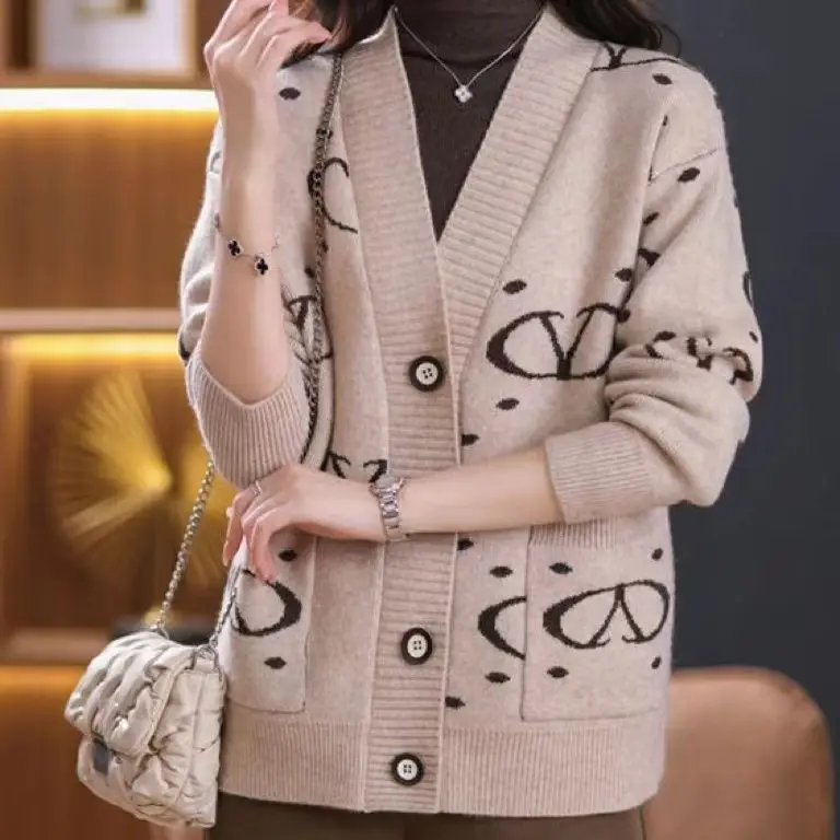 Abandoned Soil Style Autumn and Winter Knitted Cardigan Stylish Sweater Women\'s Coat New Large V-neck Cardigan Thick Tops