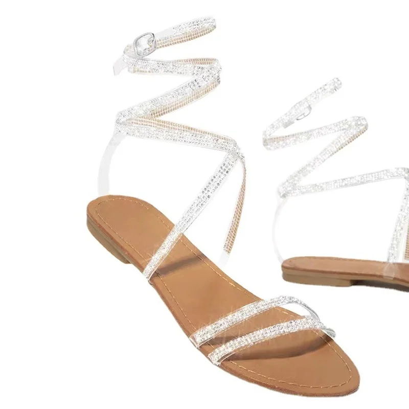 2022 Summer Rhinestone Shoes Fashion Lightweight Nonslip Ladies Transparent Designer Women Straps Sandals Flat Bottom Large Size