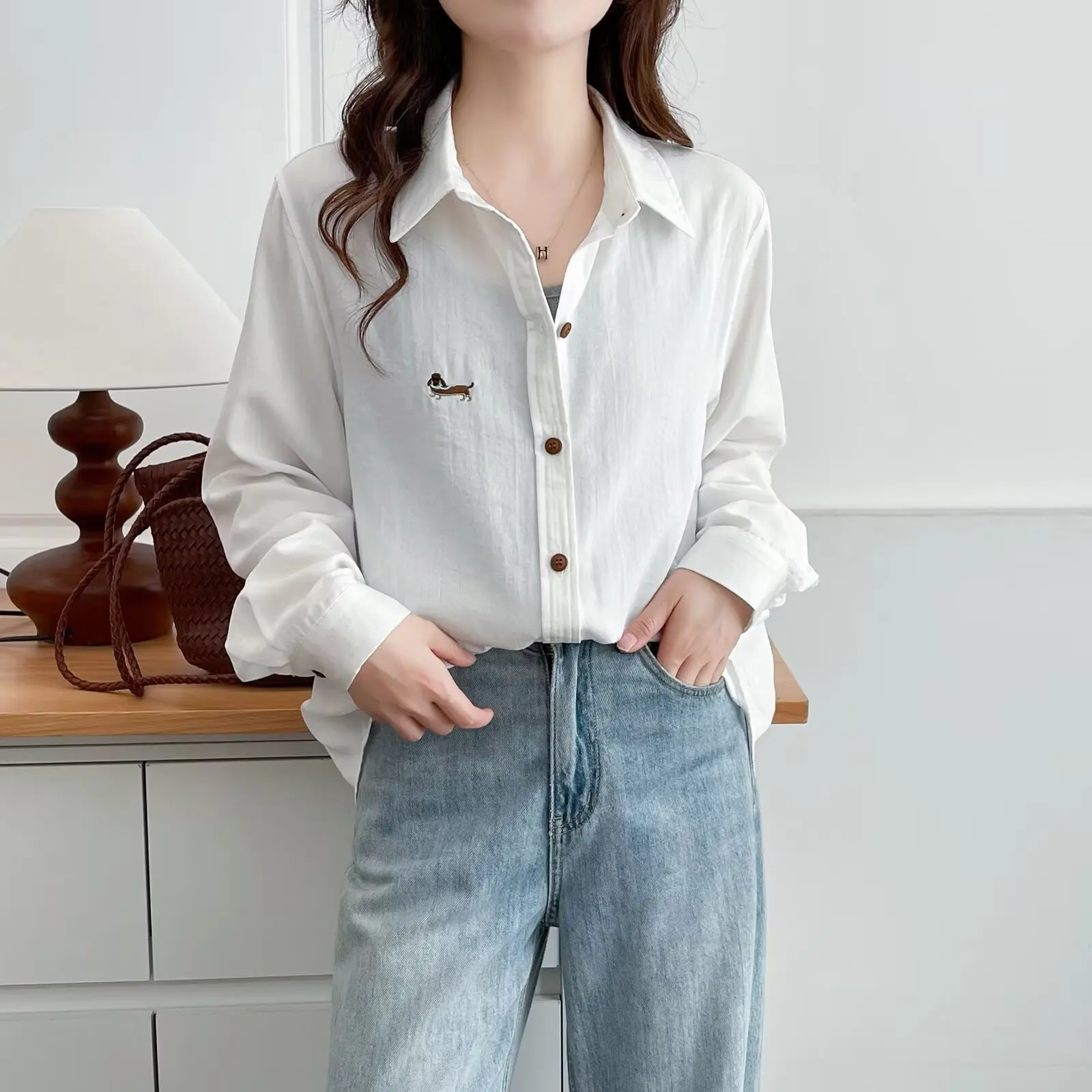 

Модные женские блузки больших размеров, осень 2023, новый стиль, свежие и простые рубашки с длинными рукавами и вышивкой из мультфильма 989