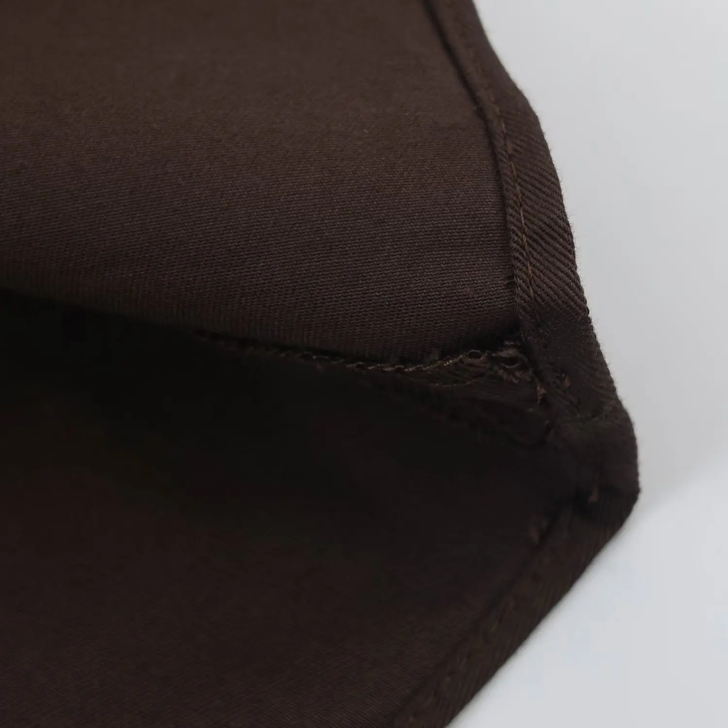 Sommerliches ärmelloses Rüschenkleid für Damen, V-Ausschnitt, hohe Taille, schicke Knopfverzierung, Mini-Kleid, lässiges Damenkleid für den Alltag. – Detail 16