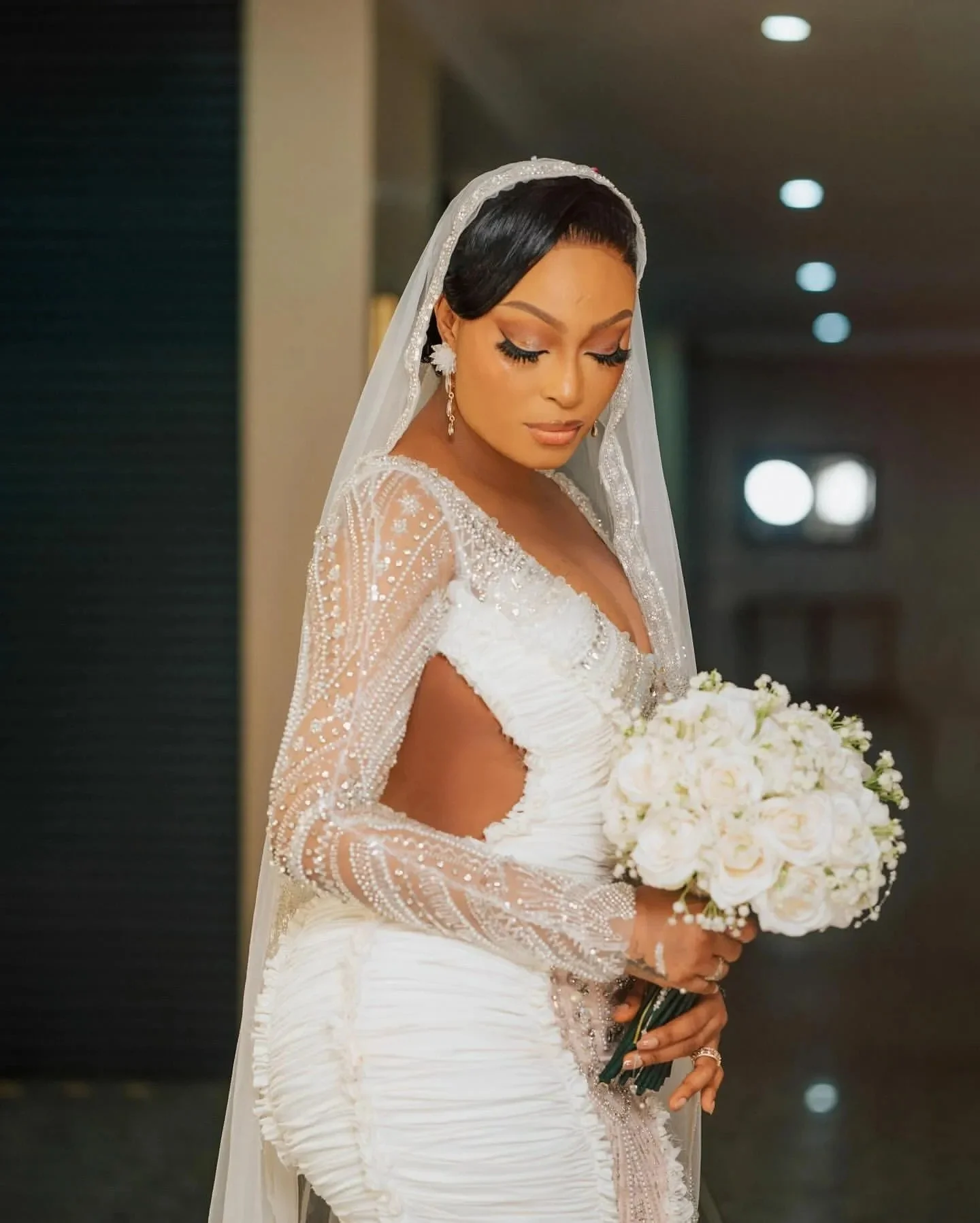 تخصيص الخامس الرقبة تسلق الخرز بلورات حورية البحر فستان الزفاف رداء دي ماري طويلة الأكمام الجانب الجوف ثوب الزفاف