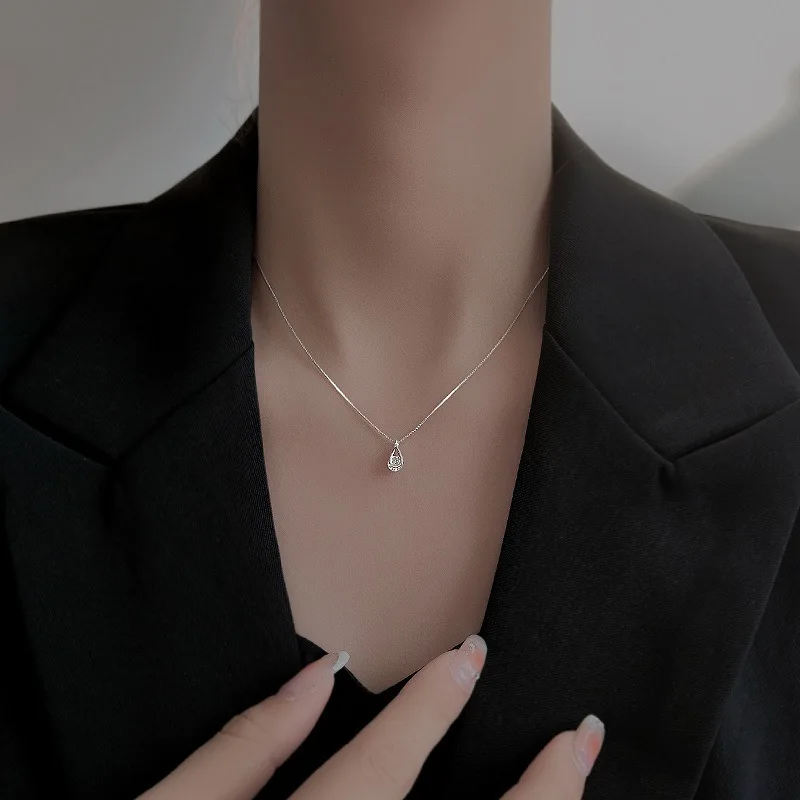 Luxury 925 Sterling Silver Single Zircon Hollowed-out Teardrop-shaped Pendant Necklace for Women Girls Collarbone Chain Jewelry