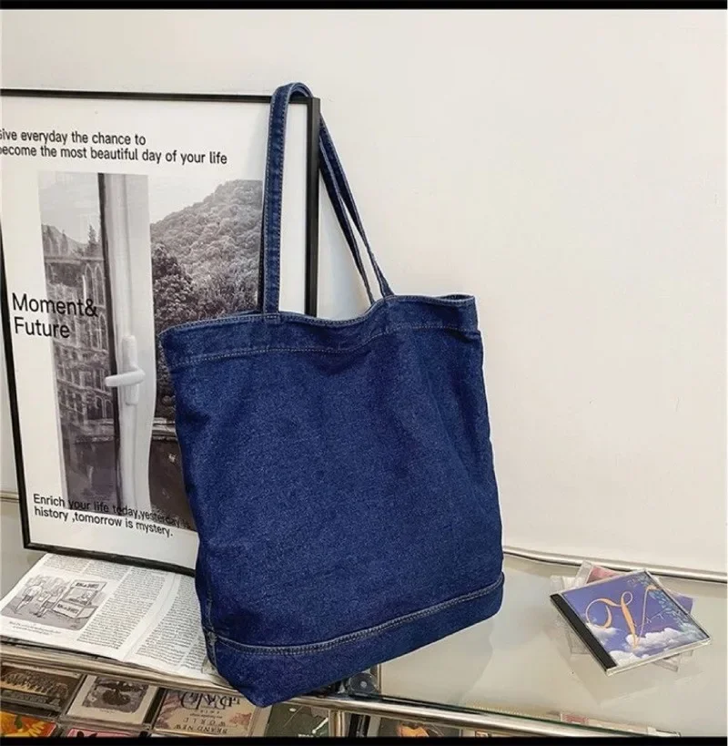 Large Capacity Shopping Bag Vertical Square Denim Portable Canvas Bag Suitable for Business Commuting Bucket Bag