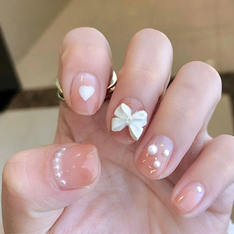 24 Pz/set Bianco 3D Bowknot Cuore Mandorla Unghie Finte Kit Perla Strass Unghie Finte Lunghe Patch Copertura Completa Presse sulle Punte Del Chiodo