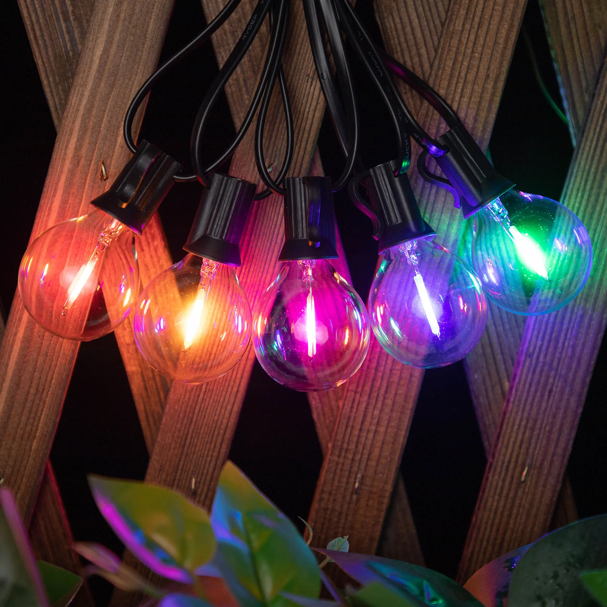 Christmas G40 Colored Plastic LED Outdoor Solar String Light Garland Waterproof 24V Globe Hanging Light for Garden Patio Cafe