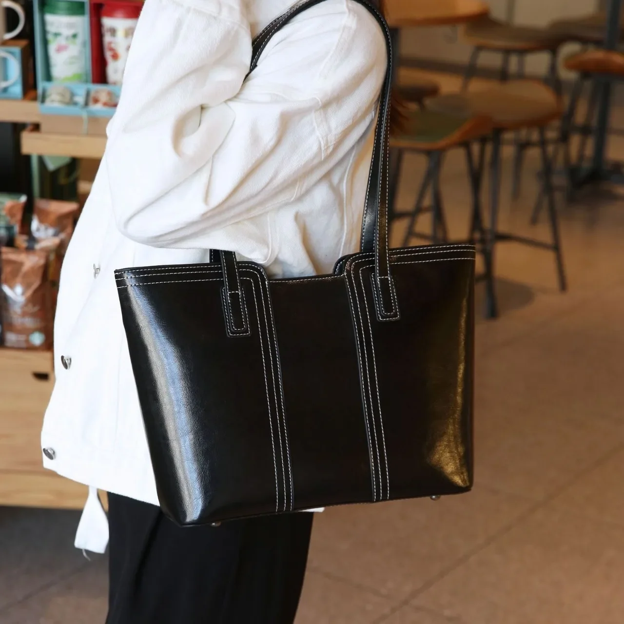 2024 new large capacity Tote bag leather ladies all-in-one simple single shoulder underarm handbag commuter bag atmosphere