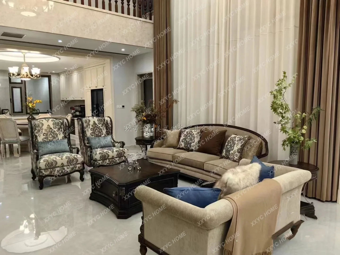 Furniture manor three-person sofa with semi-circular arc carving