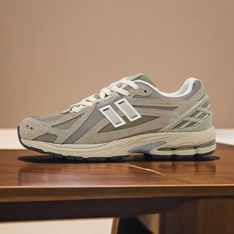 

Christmas ShoesCushioned chunky - sole chunky sneakers, soft midsole, walk on clouds