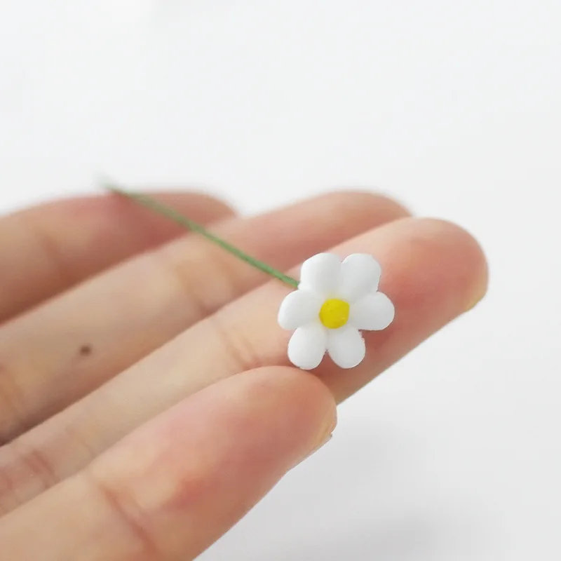 Giocattoli in miniatura 1:12 Accessori per la casa delle bambole Ob11 Figurina creativa Modello Fiori artificiali Margherite persane Ornamenti in resina Regali
