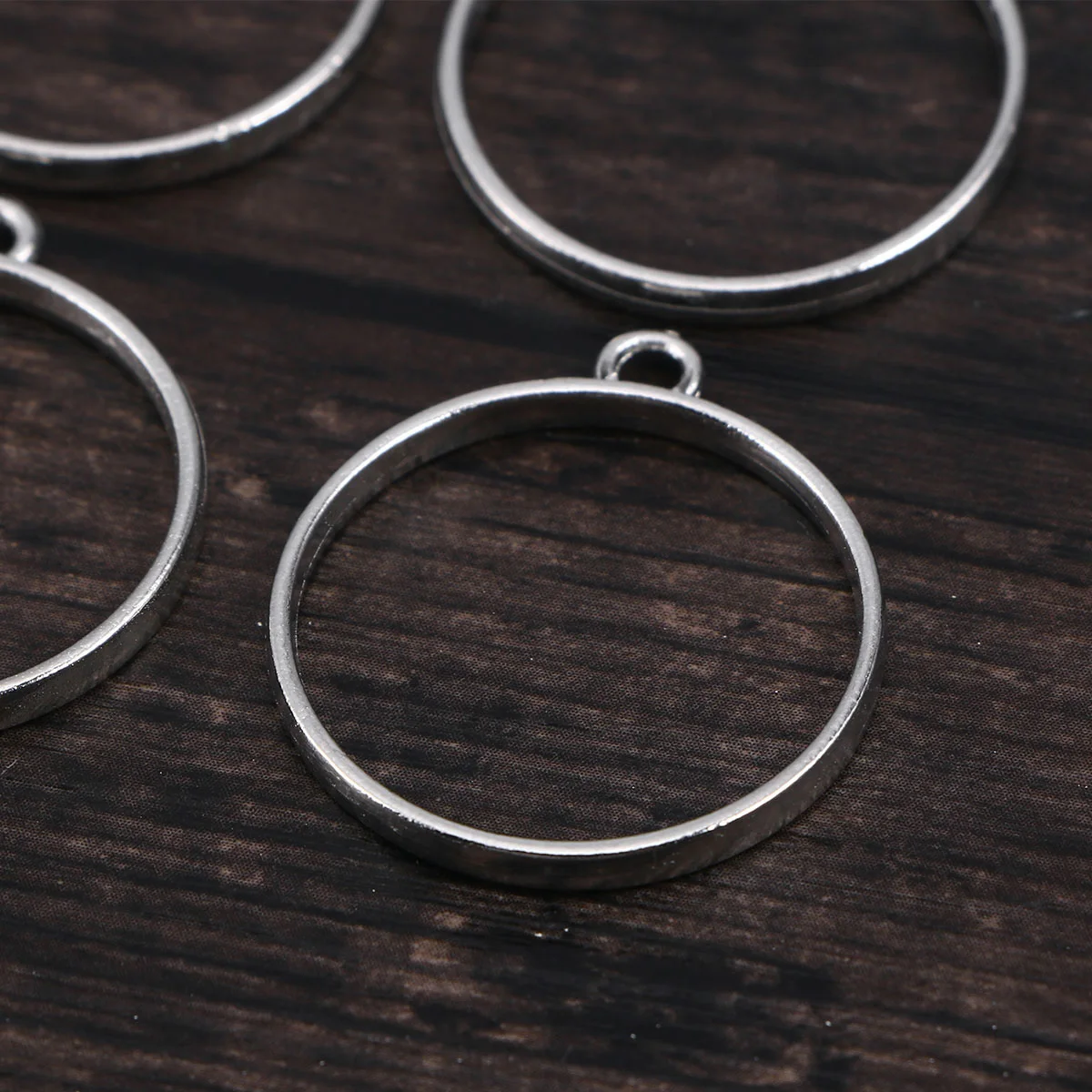 

10 PCS Round Pendant Hollow Pendants Necklace Jewelry Making Supplies Back Bezel DIY Craft Accessoires