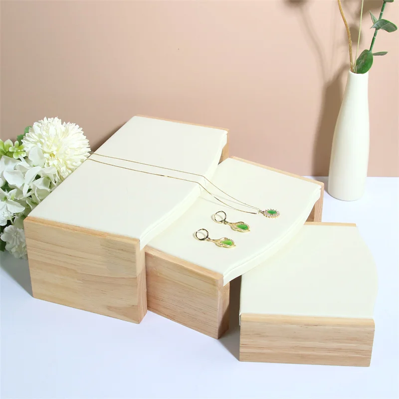 3 ピース/セット竹木材ジュエリーディスプレイラックリングイヤリングブレスレットオーガナイザージュエリーカウンターショーケース小道具小さな装飾品出品者