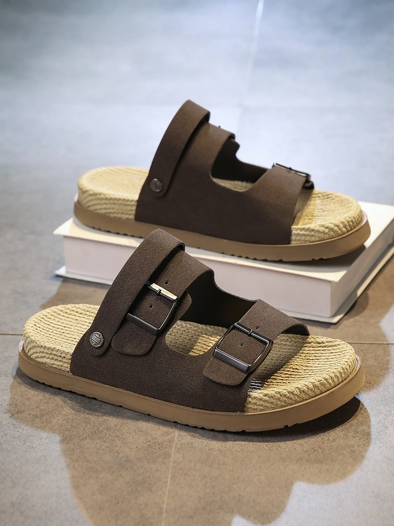 

Men's Summer Outdoor Wearable Slip-On Anti-Slip Sandals Casual Lightweight Luxury Style Soft Wood Sole Flip Flops