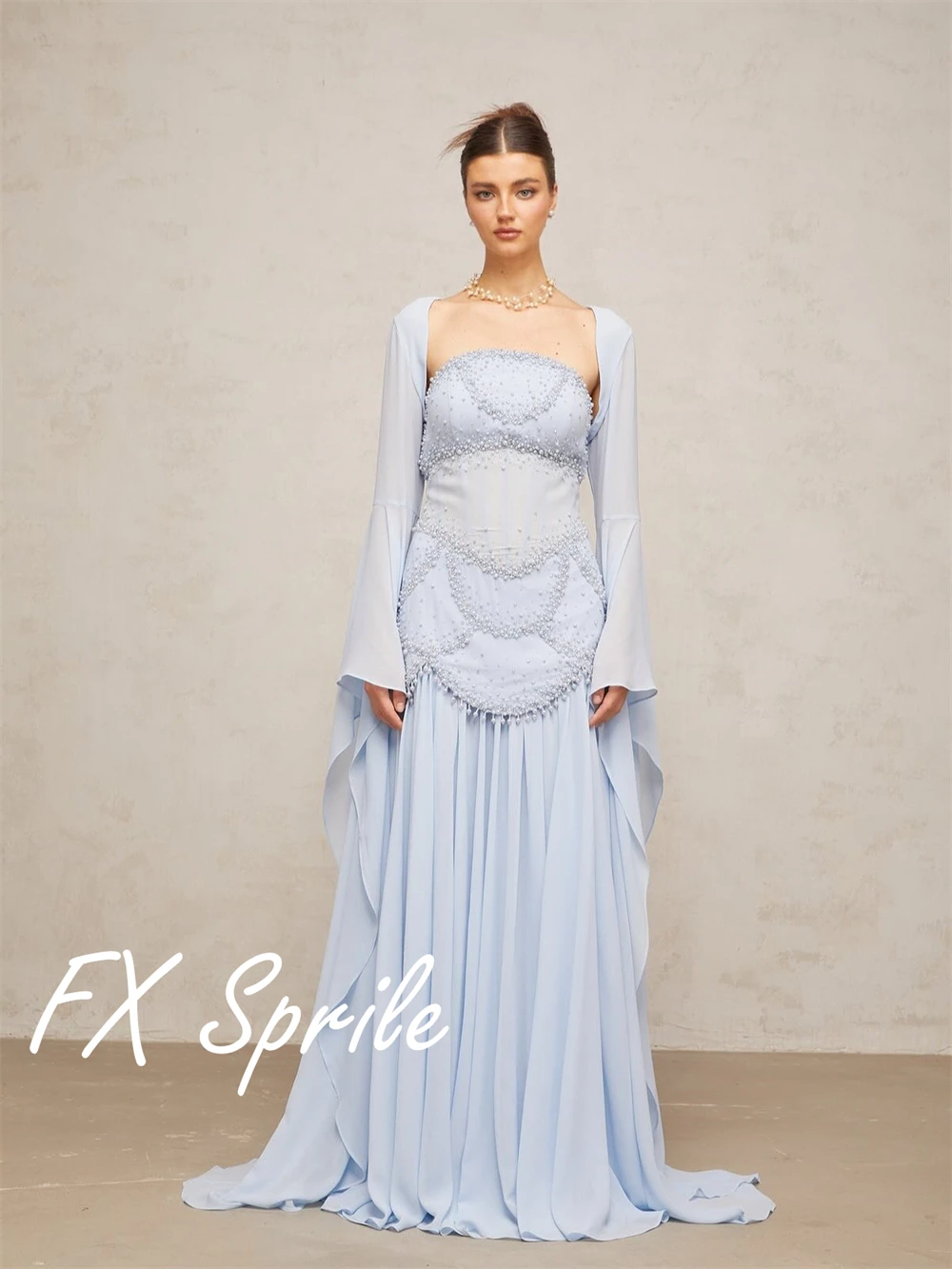 Maßgeschneidertes einfaches Chiffon-Abendkleid, modisch, trägerlos, mit langen Ärmeln, Heimkehrkleider, weicher Sweep-Zug, Vestido De Festa