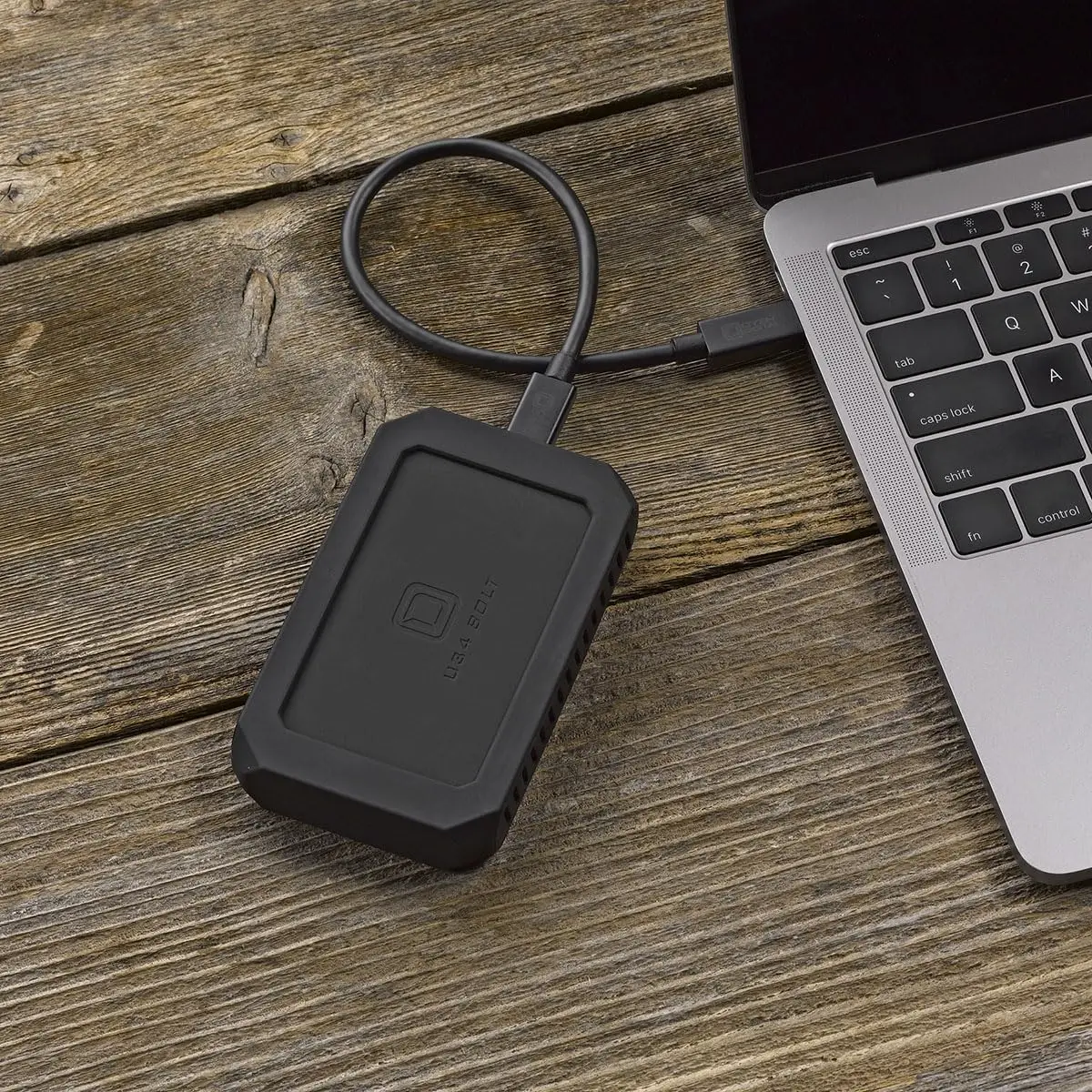 أثاث خارجي U34 Bolt 4 تيرابايت (USB4 40 جيجابت في الثانية) NVMe Thunderbolt 4 (USB-C) SSD محمول، حتى 2800 ميجابايت/ثانية