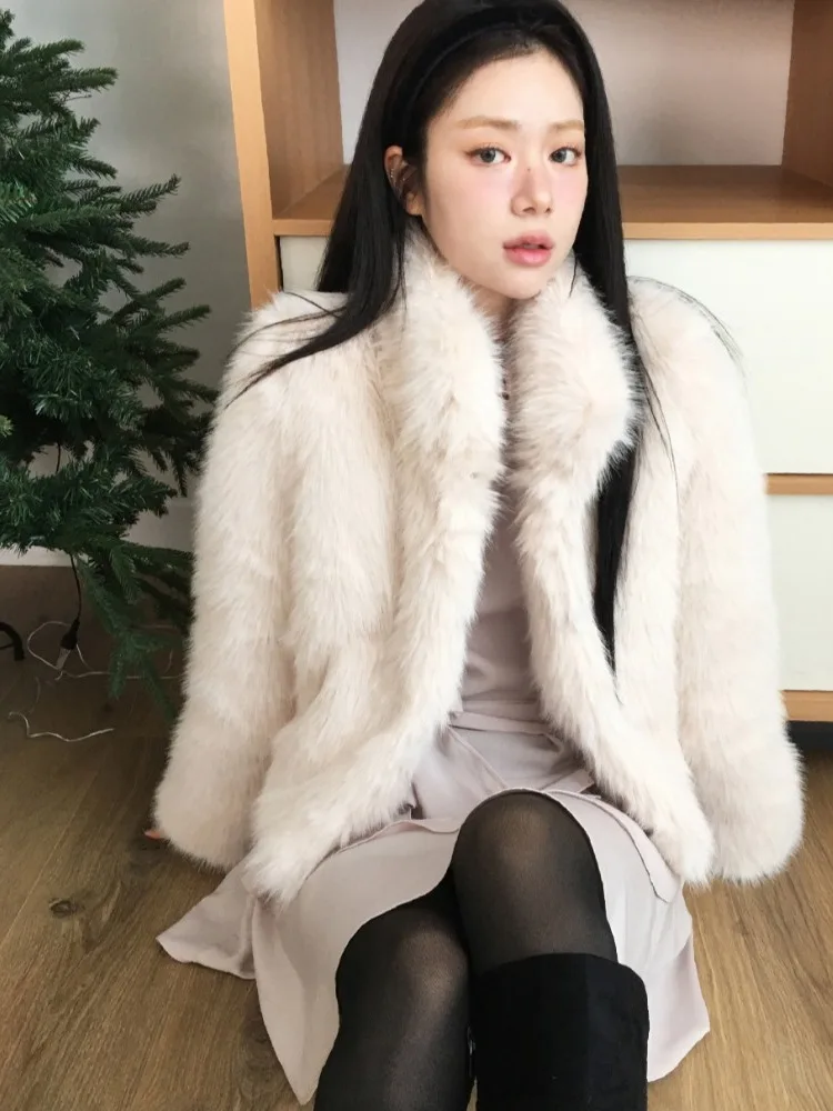 

Ele Winter New Arrival Light Luxury Faion High-End Sensation Eco-Friendly Fur Collar Cotton Lined Women's Coat