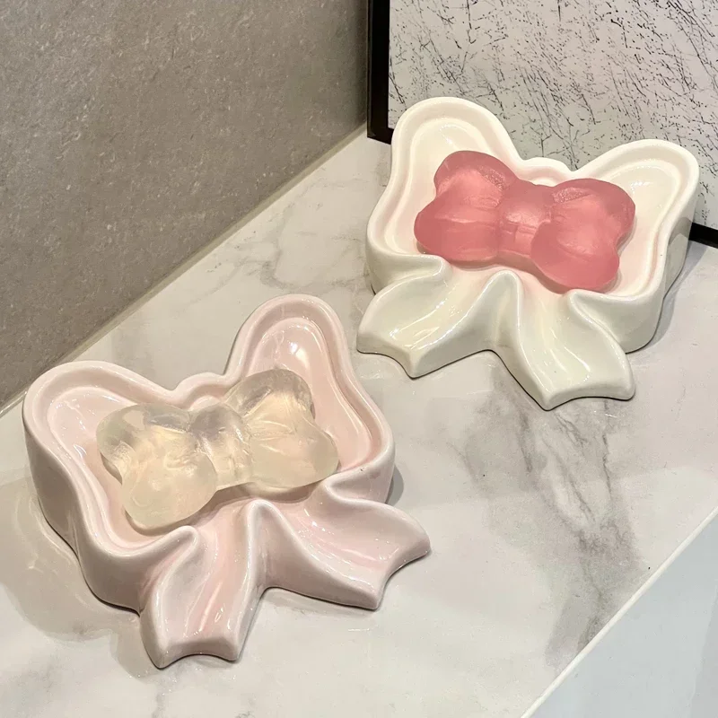 

Креативная керамическая мыльница с бантом, бытовая мыльница, милое хранилище для ванной комнаты, мыльница без накопления воды, аксессуары для ванной комнаты