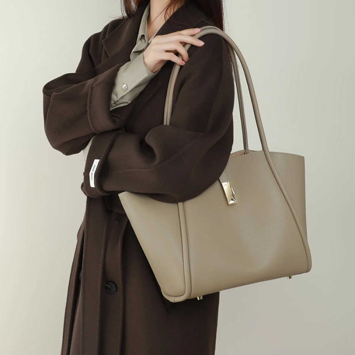 

2024 new women's bag, tote bag, shoulder commuter bag, large-capacity high-quality summer leather bag