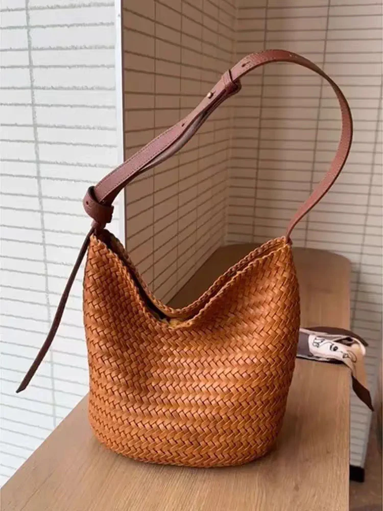 

Retro Large Capaci Tote Bag Women's 2025 New Sle Commuter Single oulder Underarm Crossbody Handbag Buet ape