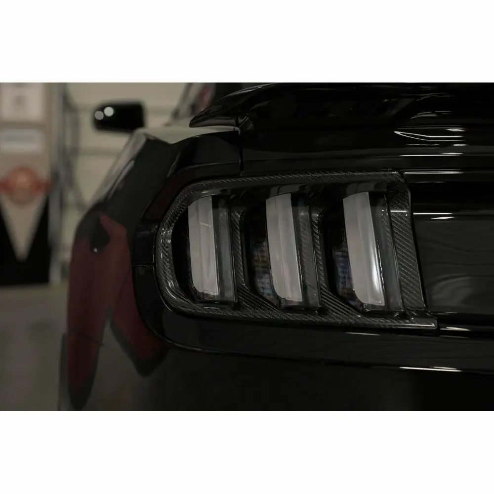 Car accessory auto body parts Carbon fiber taillight Cover tail light lamp Trim bezel surrounder For Ford Mustang 2015-2017