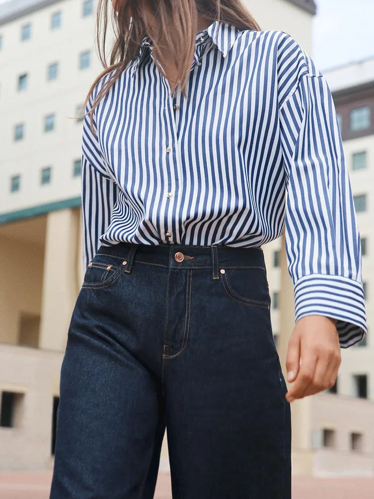 เสื้อผู้หญิงลำลองลายทาง แขนยาว คอปก สไตล์ใหม่สำหรับฤดูใบไม้ร่วง สีเมทัลลิก ทรงตรง ใส่ได้หลากหลาย ป้องกันรังสียูวี เนื้อผ้าบางเบา