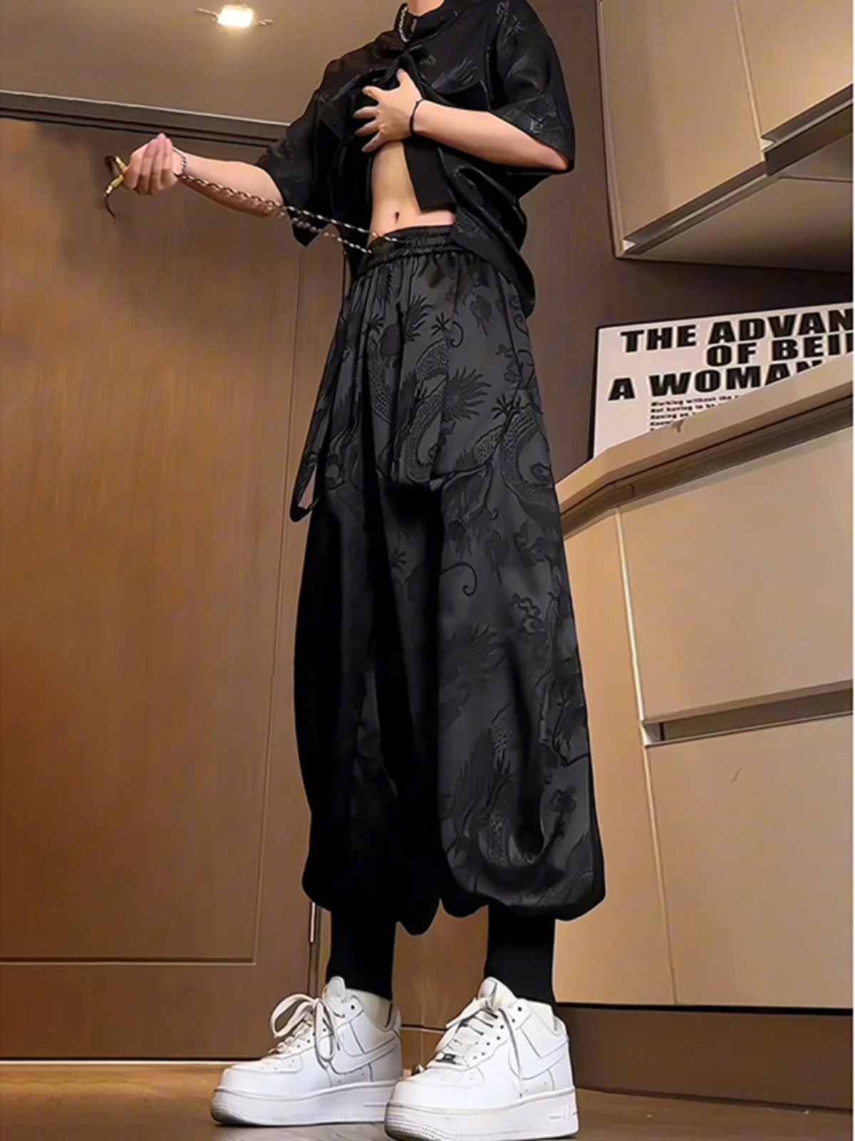 

Новые мужские летние брюки-карго из тонкого ацетата с узором «Дракон», свободного кроя, в стиле «харлан», из ледяного шелка, с широкими штанинами...