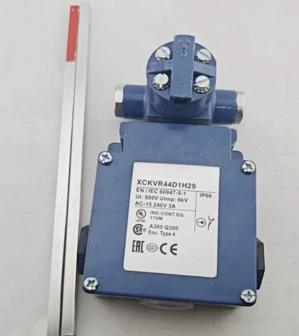 

Brand New Original 3A 240V Limit Switch XCKMR44D1H29/XCKVR44D1H29 Fixed Type Travel Switch Limit Device Fast delivery