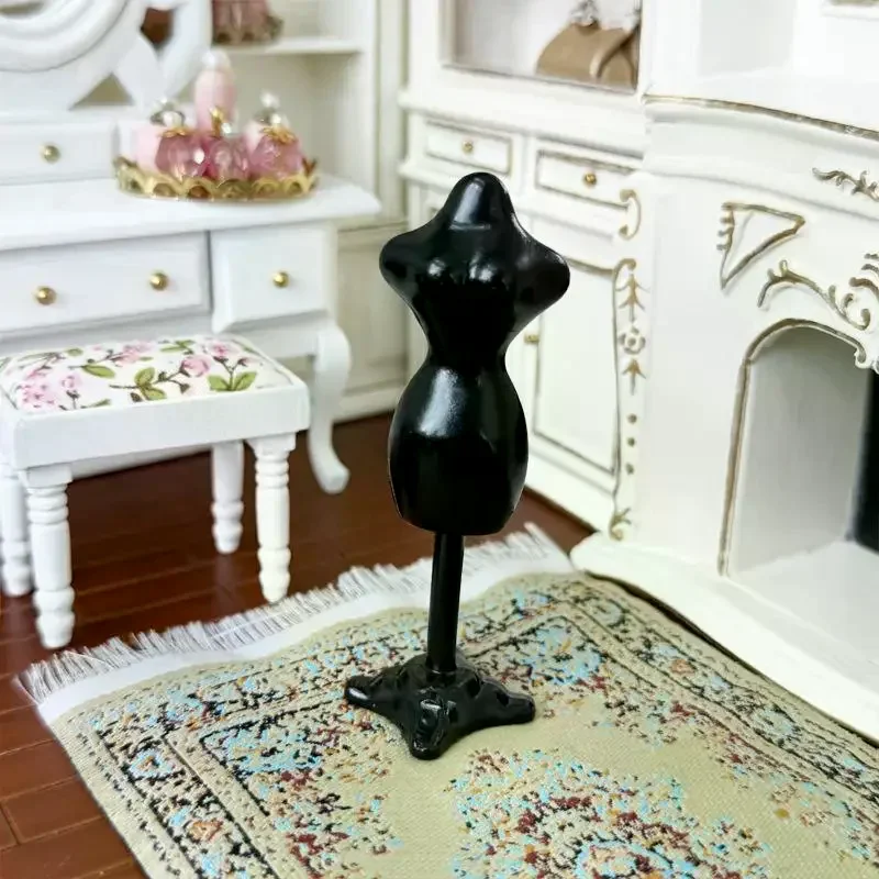 1:12 Miniaturowy stojak na manekin do domku dla lalek, akcesoria meblowe do dekoracji domku dla lalek, zabawki do zabawy w udawanie dla dzieci, prezent